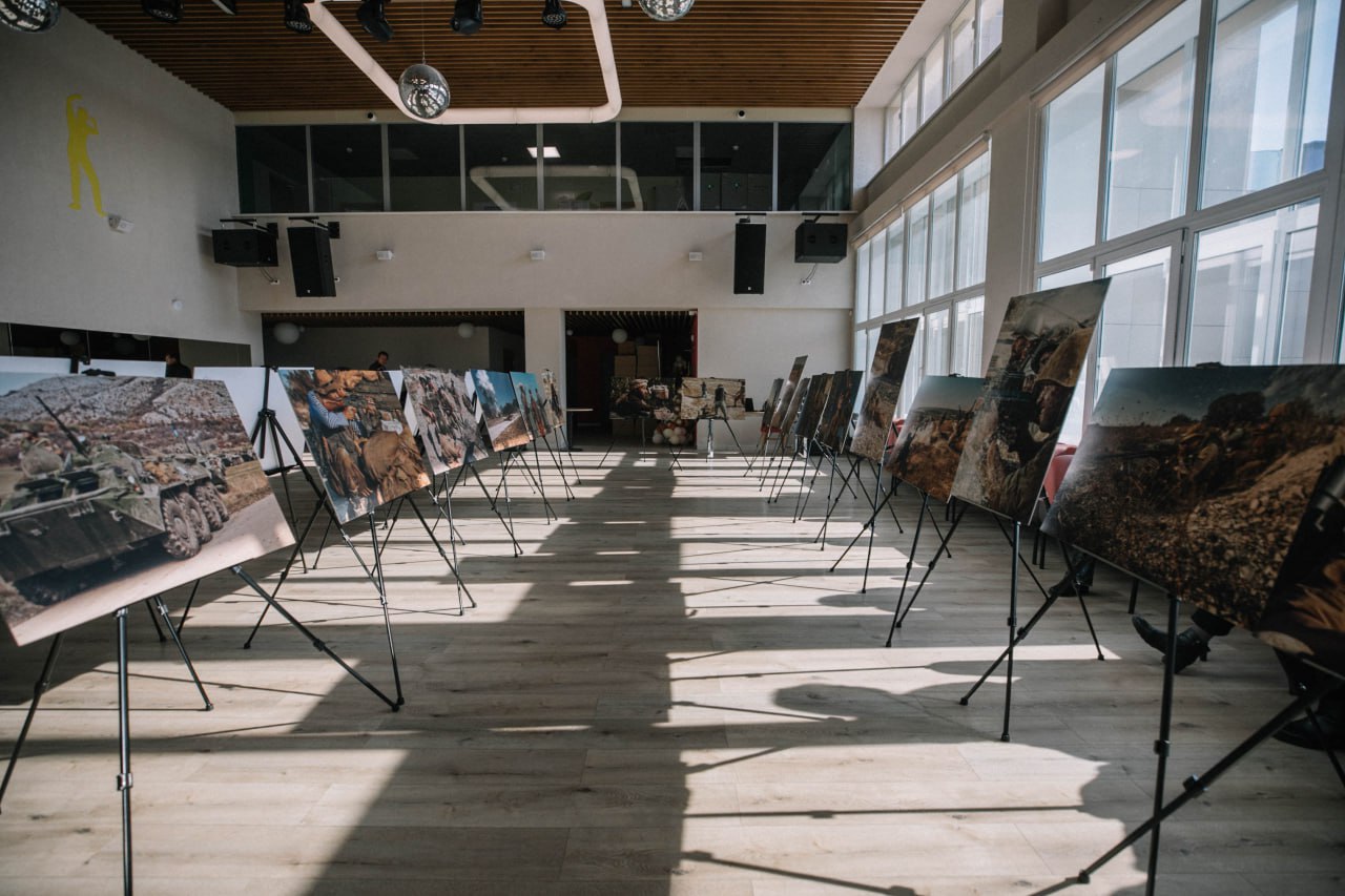 В Центре детского и юношеского творчества открылась фотовыставка, посвященная Афганской войне.
