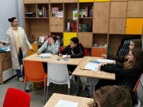 В Краеведческом музее города Мариуполя провели урок безопасности для школьников.