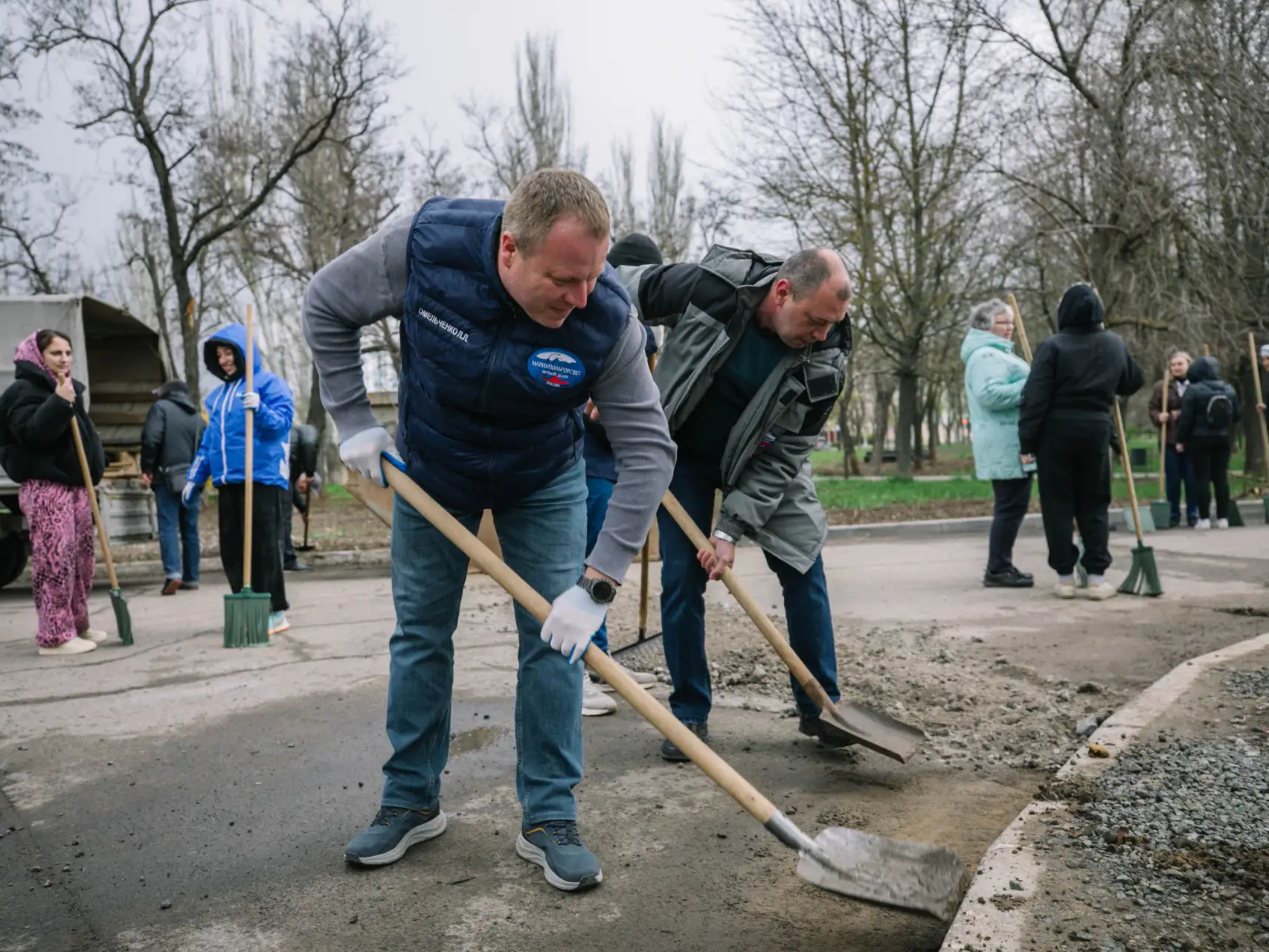 Мариупольцы присоединились к общереспубликанскому субботнику.