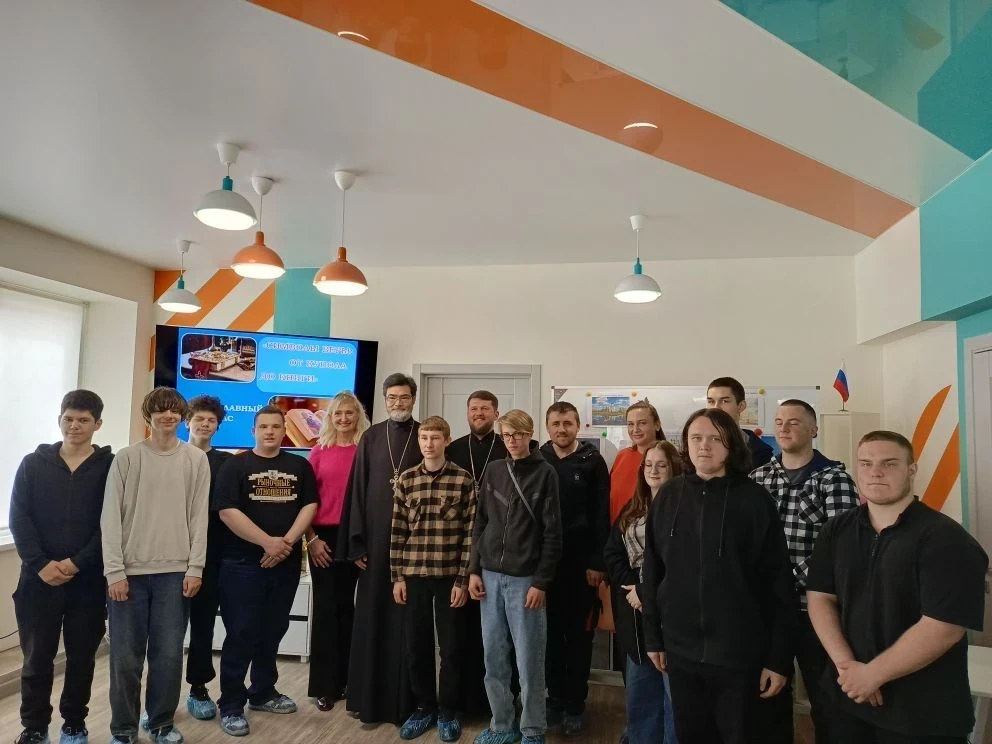 Для мариупольских студентов организовали «Час православия».