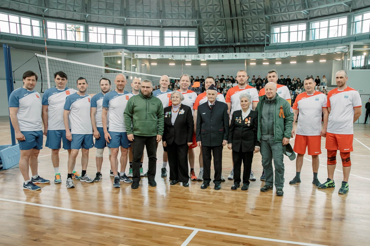 Многопрофильный спортивный центр МГУ начал свою работу.